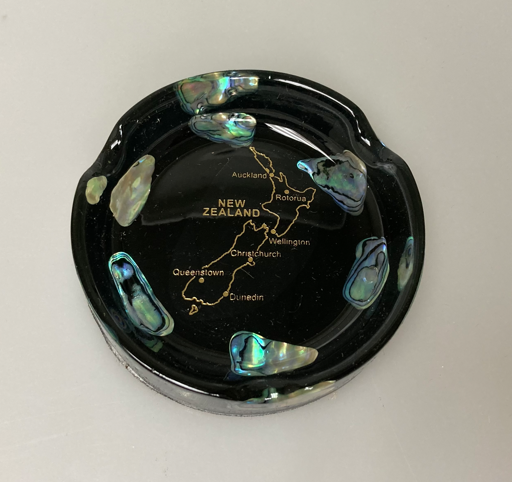 Ashtray NZ Map (Made of Resin )