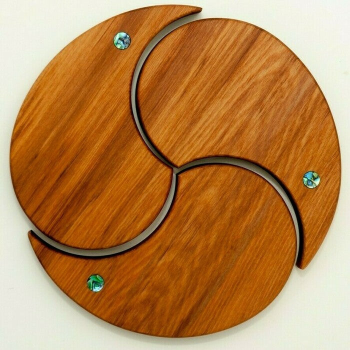 3in 1 Kiwi Tablemat (with paua eye) - Romeyn Woodcrafts Ltd (190/20mm)