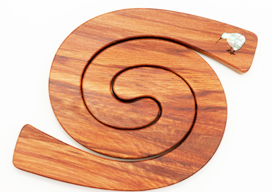2in 1 Rimu Tablemat with Paua Kiwi Inlay - Romeyn Woodcrafts Ltd